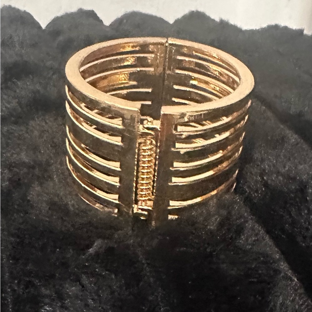 Express Gold Cuff Bracelet - Picture 4 of 8